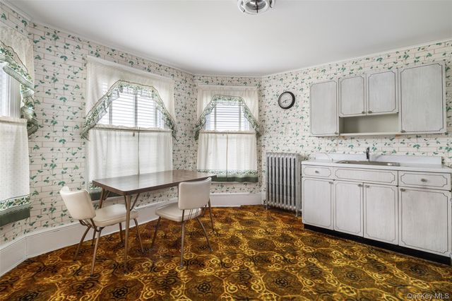 35 N Corona Avenue, Valley Stream, NY 11580