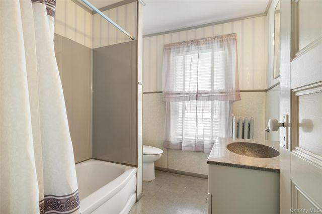 35 N Corona Avenue, Valley Stream, NY 11580