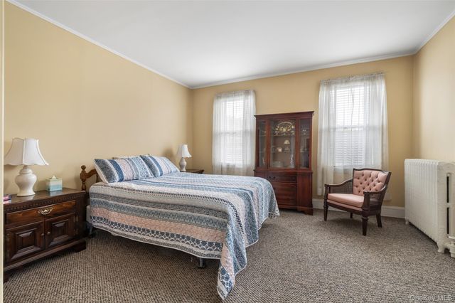 35 N Corona Avenue, Valley Stream, NY 11580