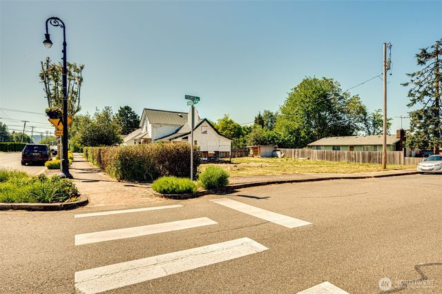 512 Davidson Avenue, Woodland, WA 98674
