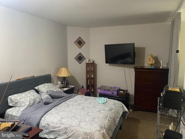 305 BRIGHTON CT, Sicklerville, NJ 08081