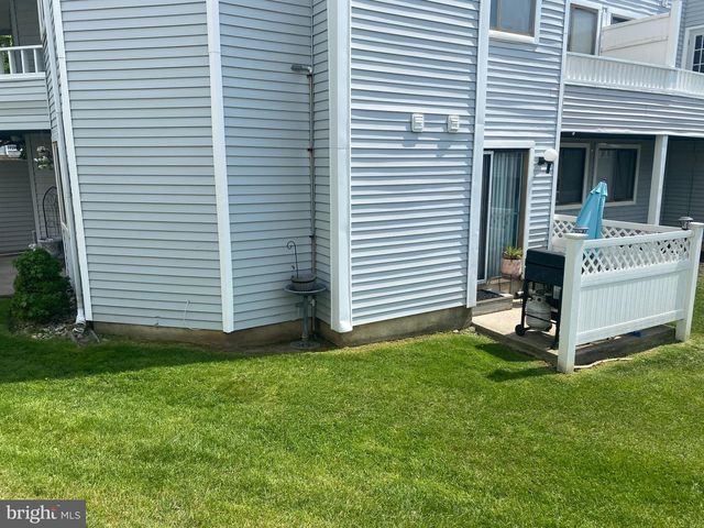 305 BRIGHTON CT, Sicklerville, NJ 08081