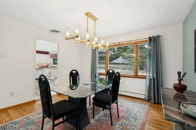 350 Greenbrier Ct, Mountainside Boro, NJ 07092