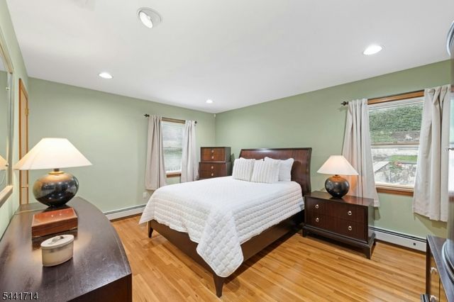 350 Greenbrier Ct, Mountainside Boro, NJ 07092
