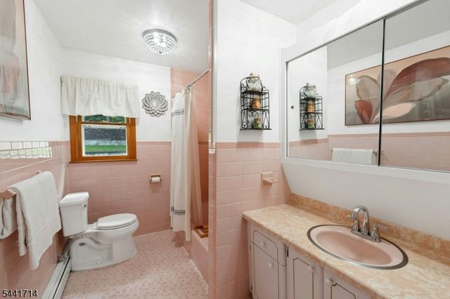 350 Greenbrier Ct, Mountainside Boro, NJ 07092