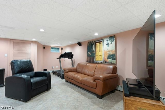 350 Greenbrier Ct, Mountainside Boro, NJ 07092