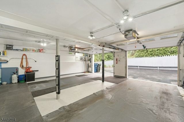350 Greenbrier Ct, Mountainside Boro, NJ 07092