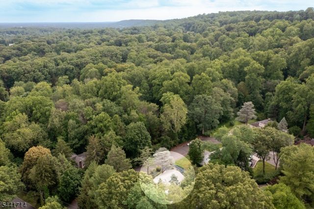 350 Greenbrier Ct, Mountainside Boro, NJ 07092