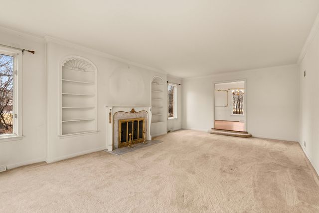 30 Strauss Lane, Olympia Fields, IL 60461