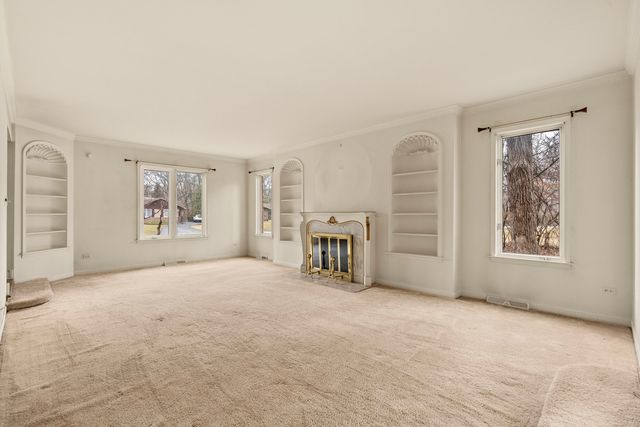 30 Strauss Lane, Olympia Fields, IL 60461