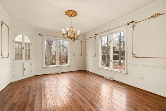 30 Strauss Lane, Olympia Fields, IL 60461