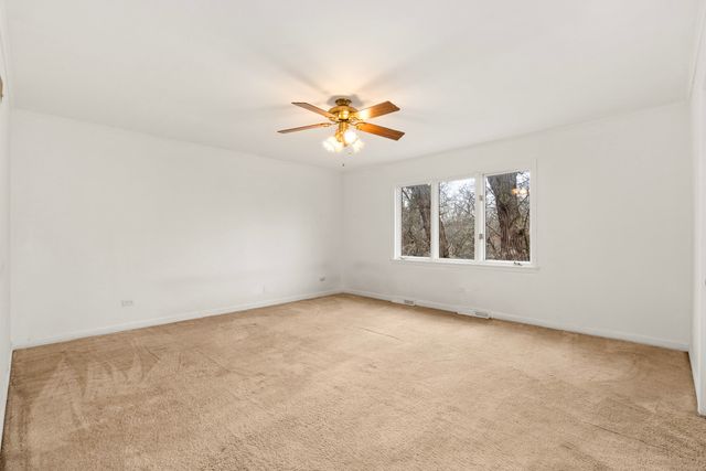 30 Strauss Lane, Olympia Fields, IL 60461