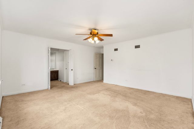 30 Strauss Lane, Olympia Fields, IL 60461