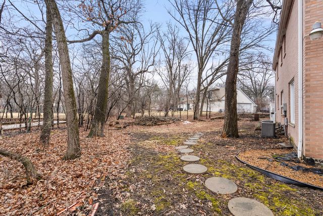 30 Strauss Lane, Olympia Fields, IL 60461