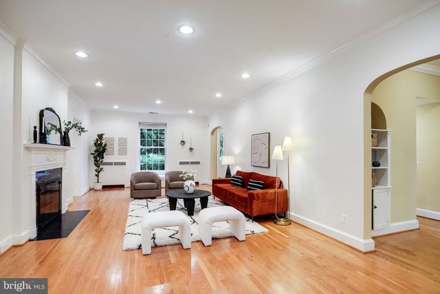 2739 CHESAPEAKE ST NW, Washington, DC 20008