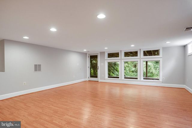 2739 CHESAPEAKE ST NW, Washington, DC 20008