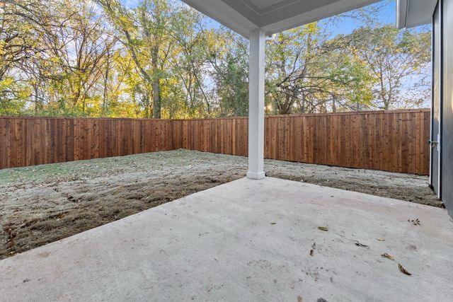 520 E 5TH Street, Bonham, TX 75418