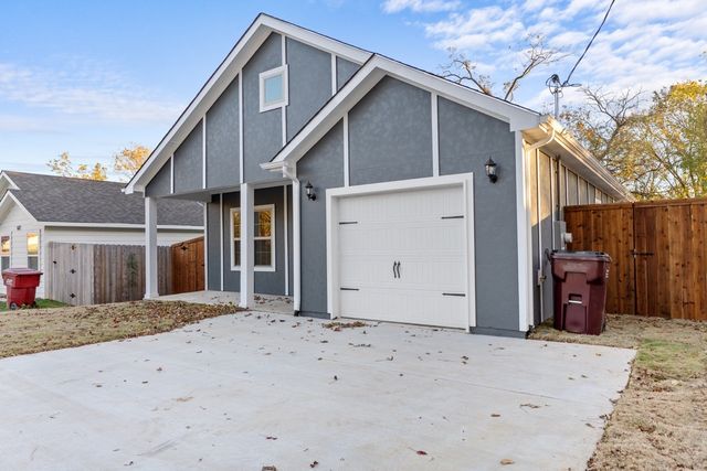 520 E 5TH Street, Bonham, TX 75418