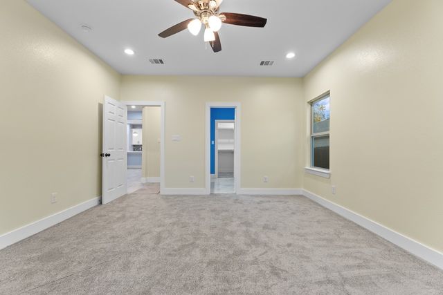 520 E 5TH Street, Bonham, TX 75418