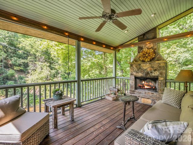 9390 East Fork Road, Brevard, NC 28712