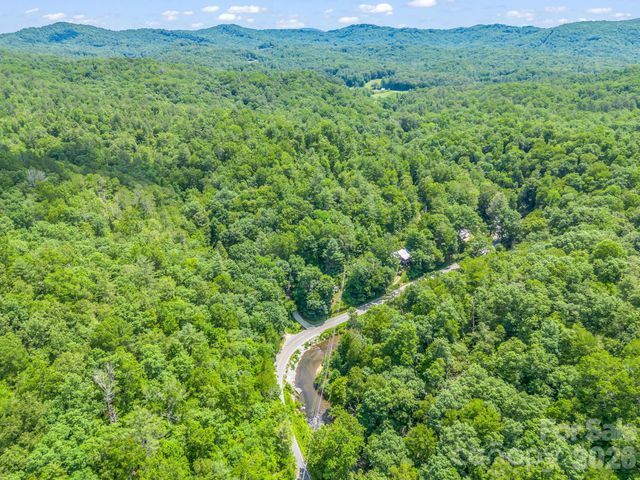 9390 East Fork Road, Brevard, NC 28712
