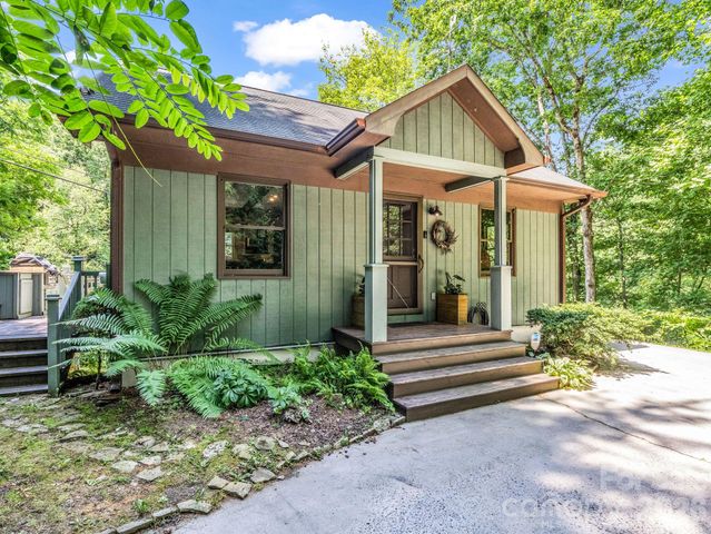 9390 East Fork Road, Brevard, NC 28712