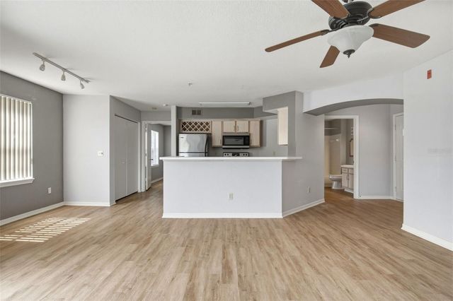 7300 WESTPOINTE BOULEVARD 725, Orlando, FL 32835