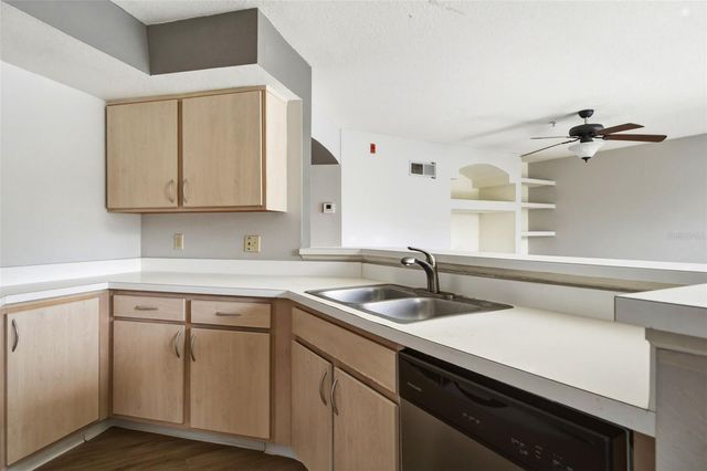 7300 WESTPOINTE BOULEVARD 725, Orlando, FL 32835