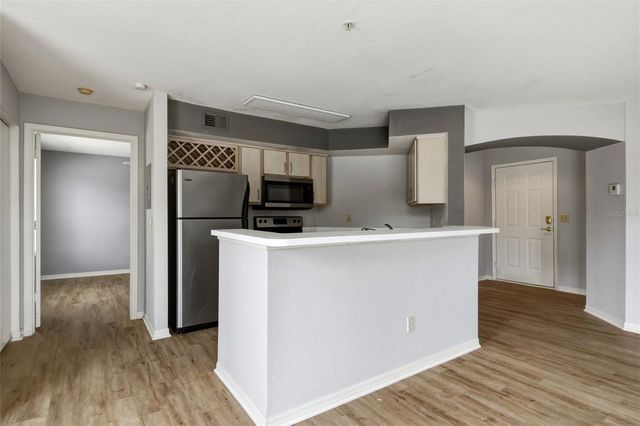 7300 WESTPOINTE BOULEVARD 725, Orlando, FL 32835