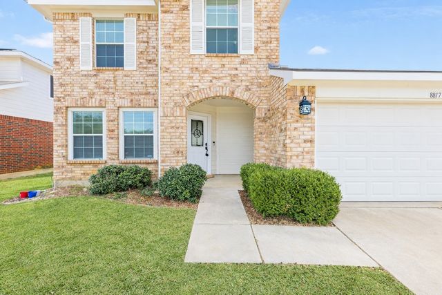 8813 Chisholm Trail, Cross Roads, TX 76227