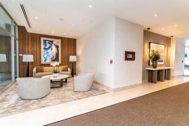 33 Pond Ave. 915, Brookline, MA 02445