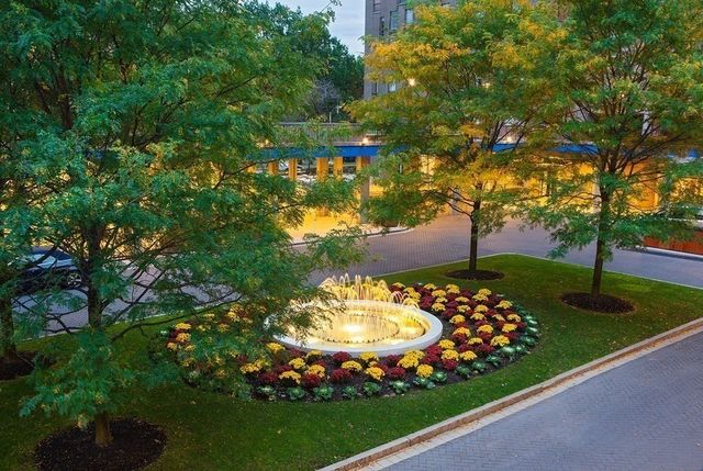 33 Pond Ave. 915, Brookline, MA 02445