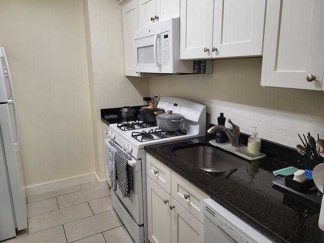 33 Pond Ave. 915, Brookline, MA 02445