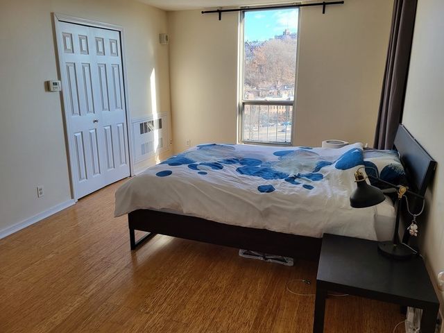 33 Pond Ave. 915, Brookline, MA 02445