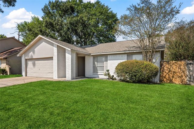 20109 Misty Pines Drive, Humble, TX 77346