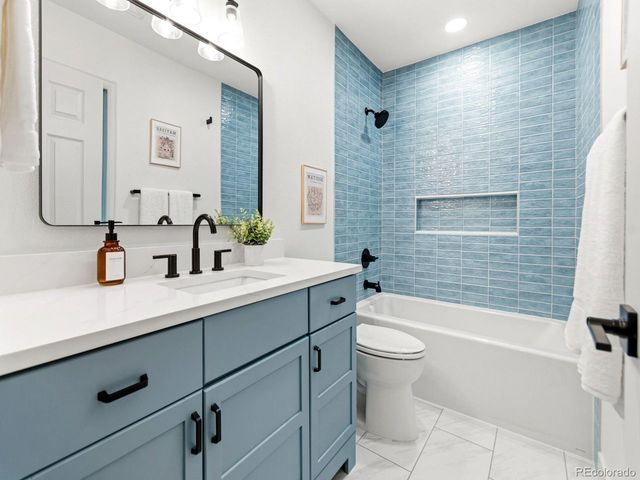577 Vinewood Ct, Highlands Ranch, CO 80126
