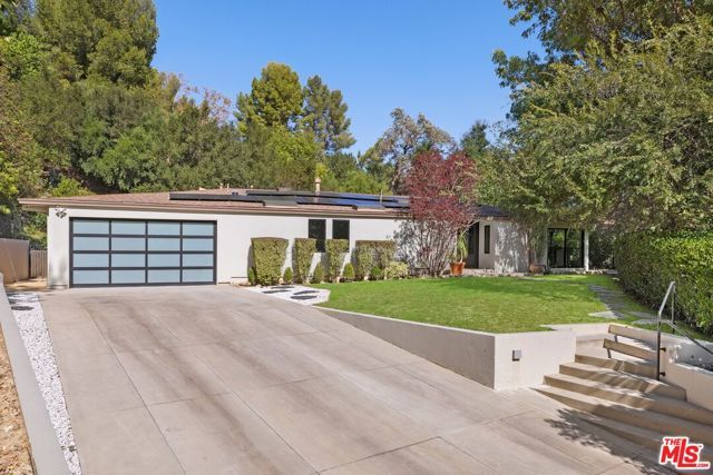 16957 Mooncrest Drive, Encino (los Angeles), CA 91436