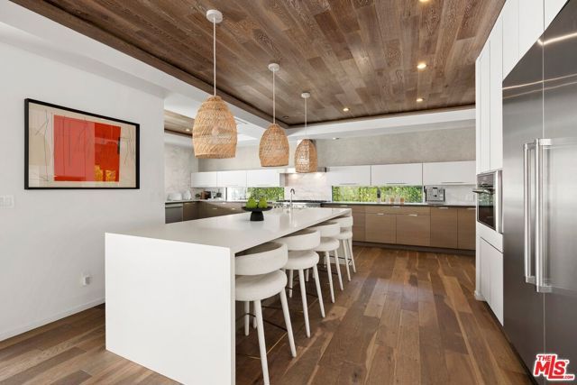 16957 Mooncrest Drive, Encino (los Angeles), CA 91436