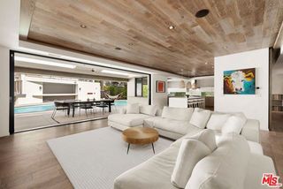 16957 Mooncrest Drive, Encino (los Angeles), CA 91436