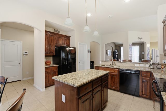 436 Millbrook Lane, Fort Worth, TX 76036