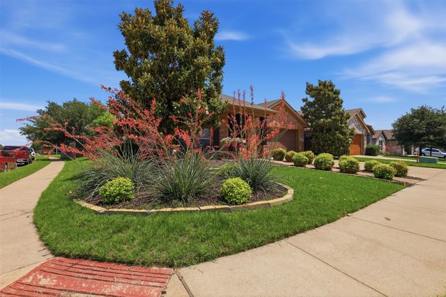 436 Millbrook Lane, Fort Worth, TX 76036
