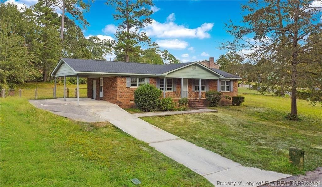 106 Brewster Drive, Fayetteville, NC 28303 — exterior