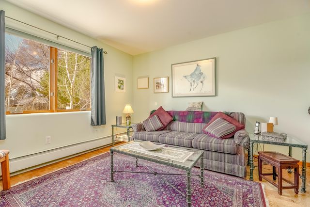 525 La Lomita Road H, Taos, NM 87571