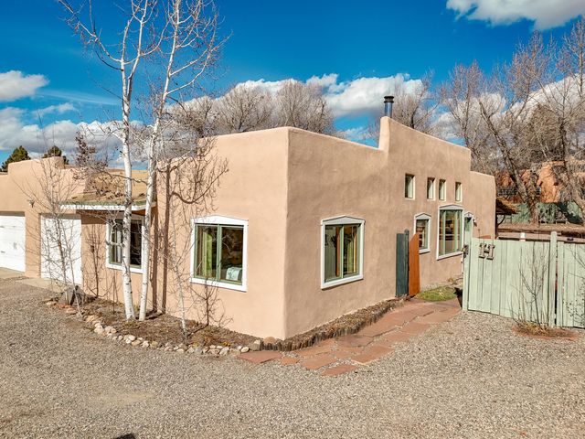 525 La Lomita Road H, Taos, NM 87571