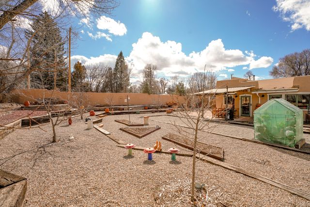525 La Lomita Road H, Taos, NM 87571