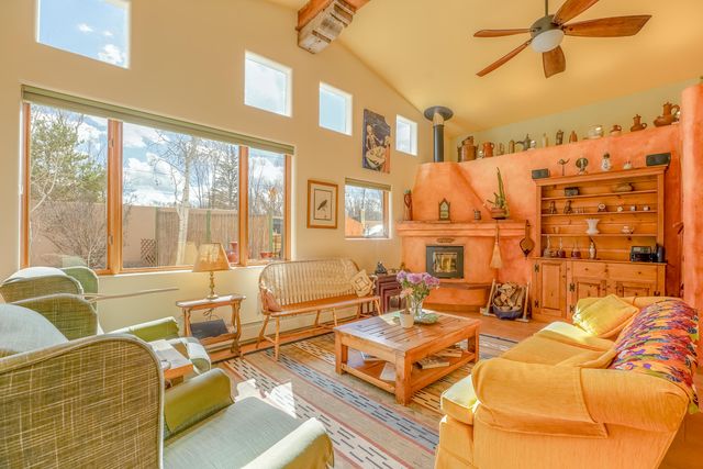 525 La Lomita Road H, Taos, NM 87571