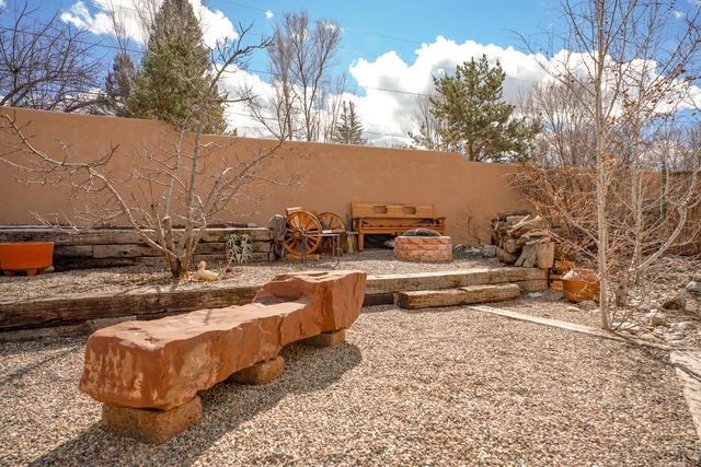 525 La Lomita Road H, Taos, NM 87571