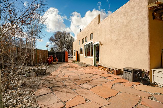 525 La Lomita Road H, Taos, NM 87571