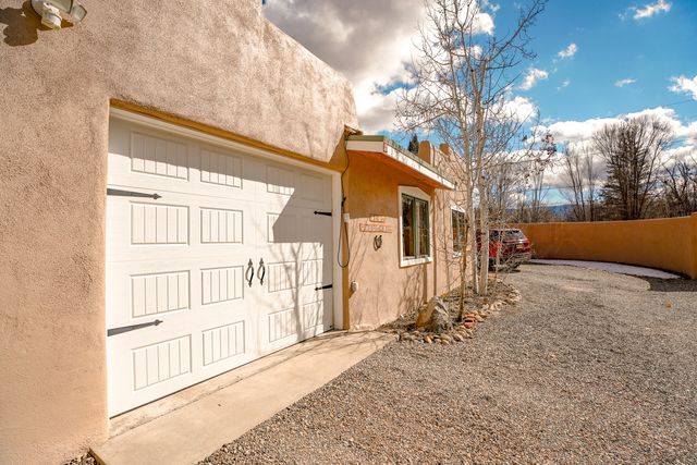 525 La Lomita Road H, Taos, NM 87571