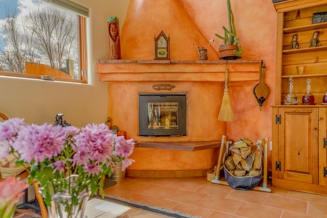525 La Lomita Road H, Taos, NM 87571